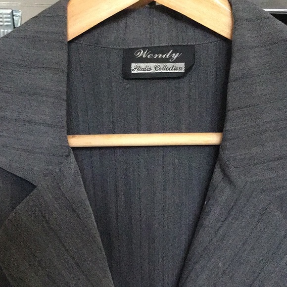 Wendy Studio Collection VGUC grey long 3 button blazer, collar, lightweight - Picture 5 of 12